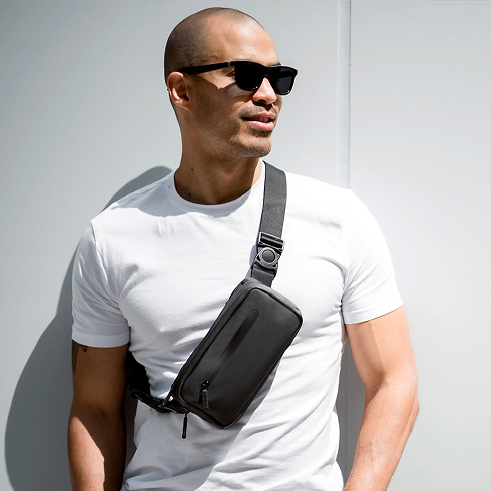 Side Pocket, wireless charging fanny pack Ampere